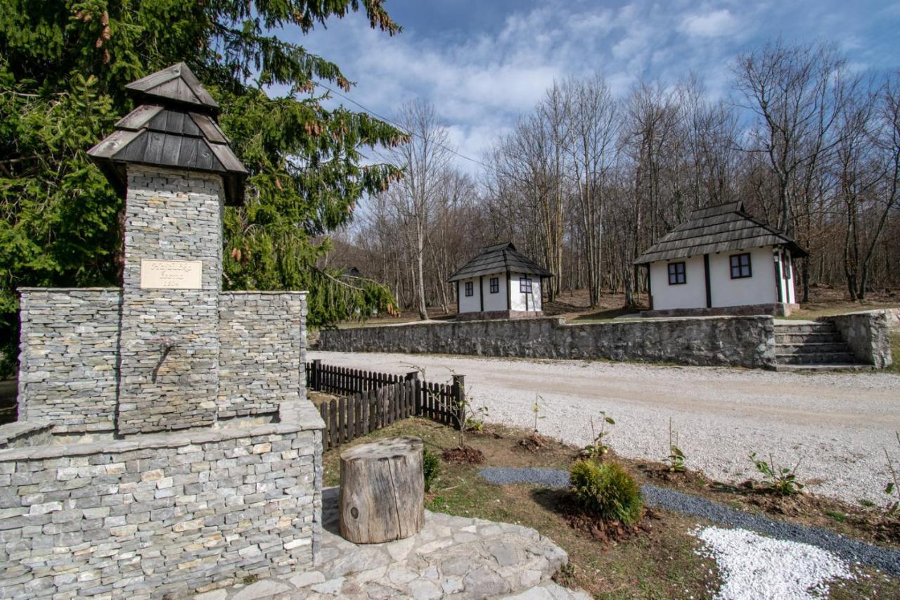 Holiday Park Hajducka Cesma Dubovsko 外观 照片