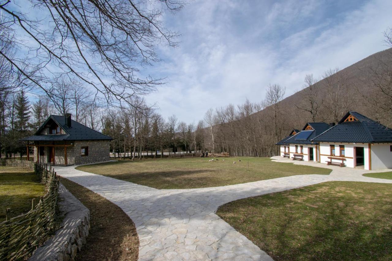 Holiday Park Hajducka Cesma Dubovsko 外观 照片