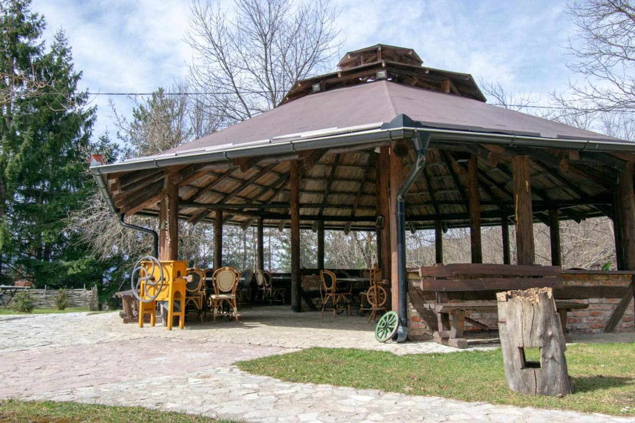 Holiday Park Hajducka Cesma Dubovsko 外观 照片